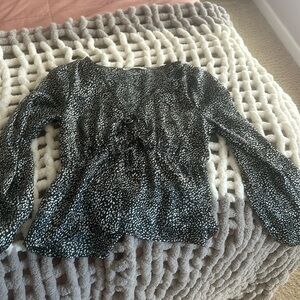 Abercrombie black and white blouse